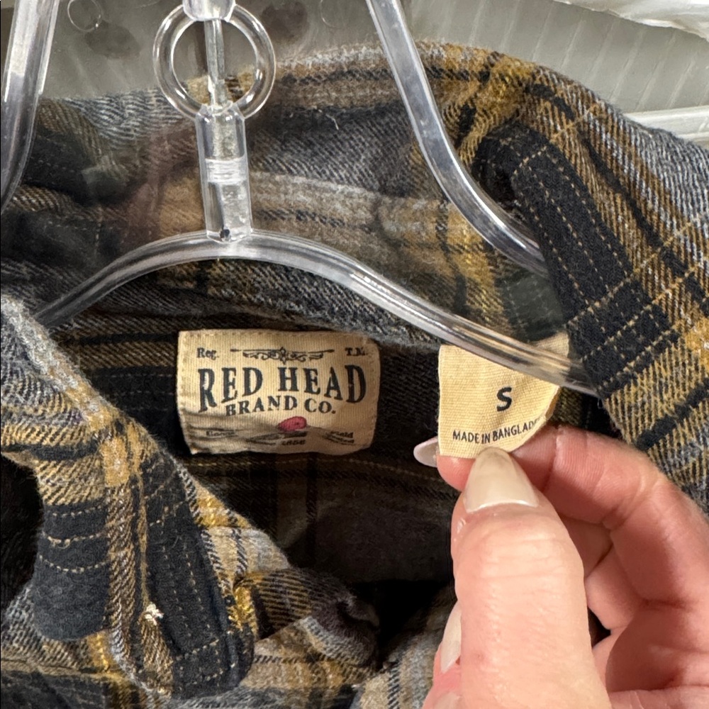 Red Head Button Down S // 010830 - image 2